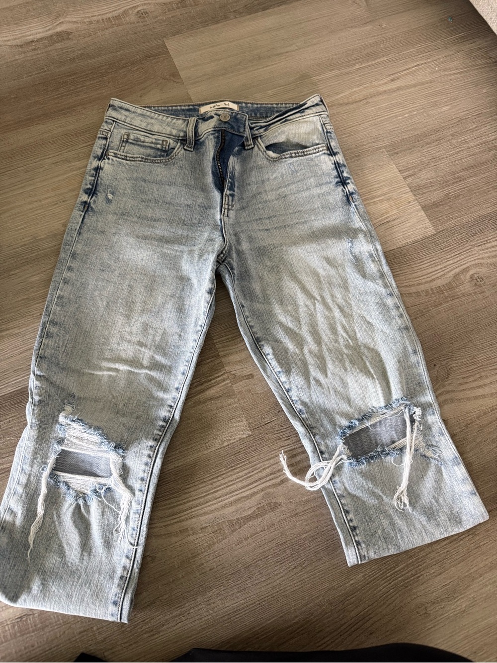 Light Blue Distressed Women's Jeans with Knee Rips